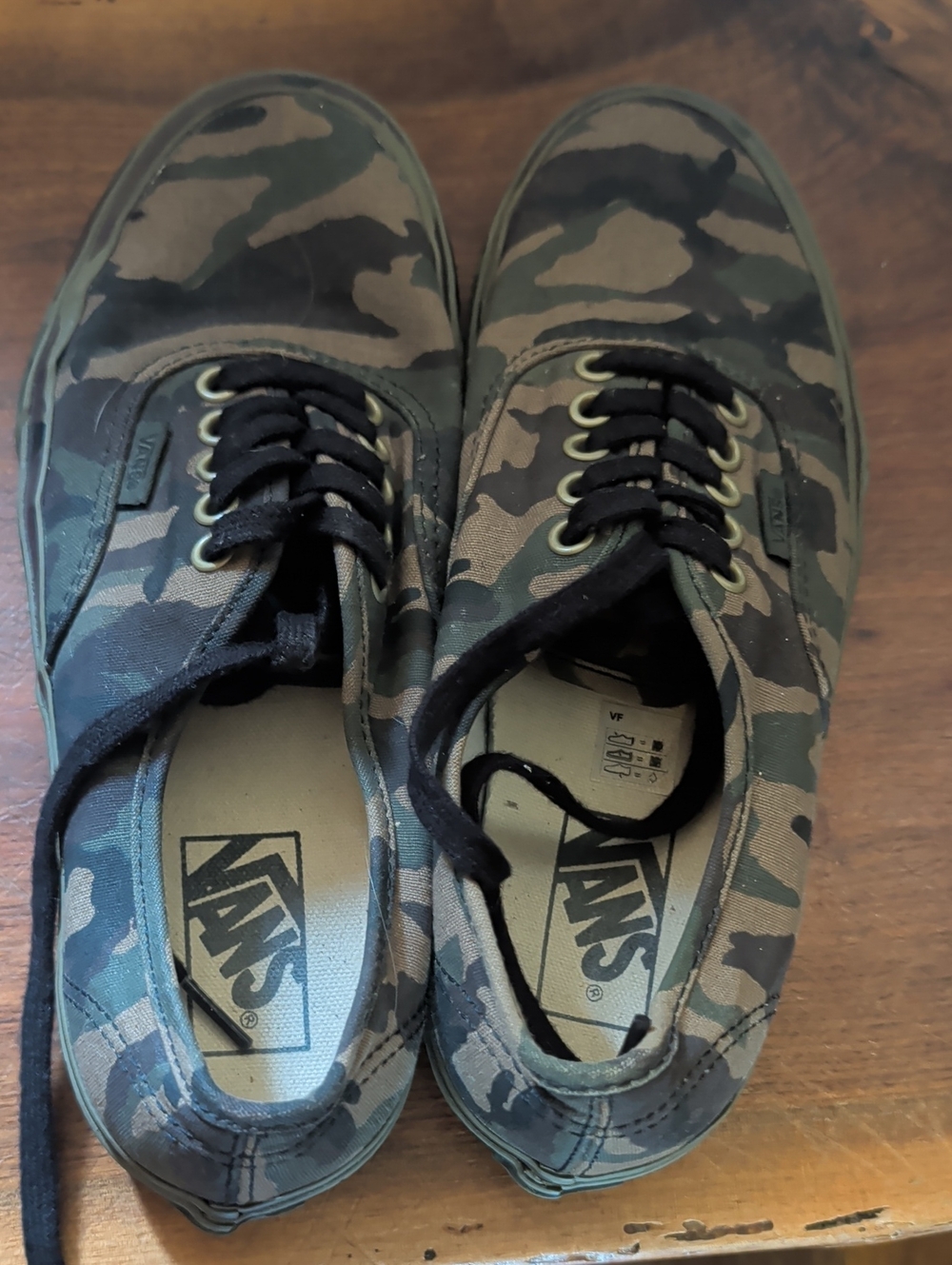 Vans Women's Camo Low-Top Sneakers - Black & Green Camo